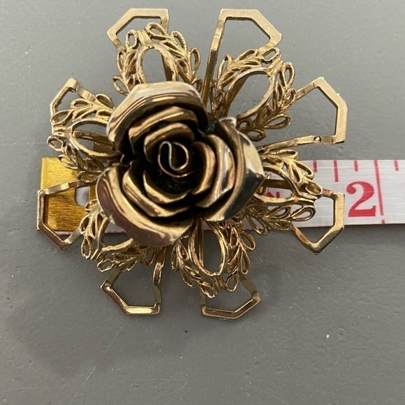 😍2/$20 Gold-tone Filigree Floral Brooch 2.75” - Picture 3 of 3